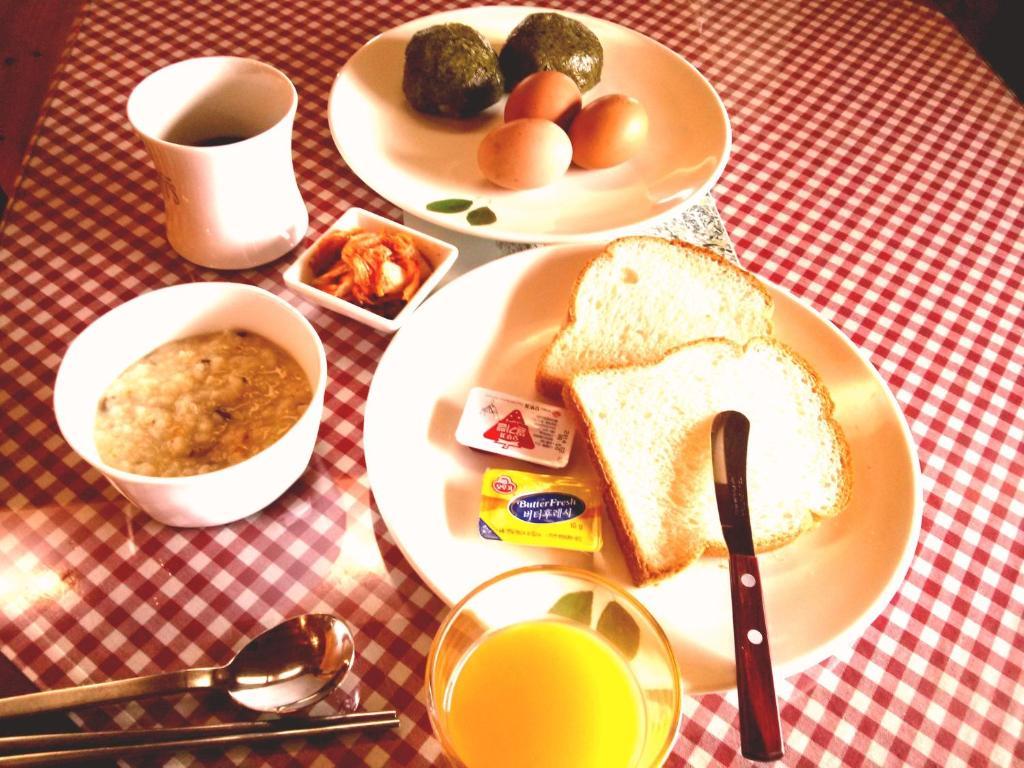 Breakfast At Tiffany'S Pension Seogwipo Camera foto